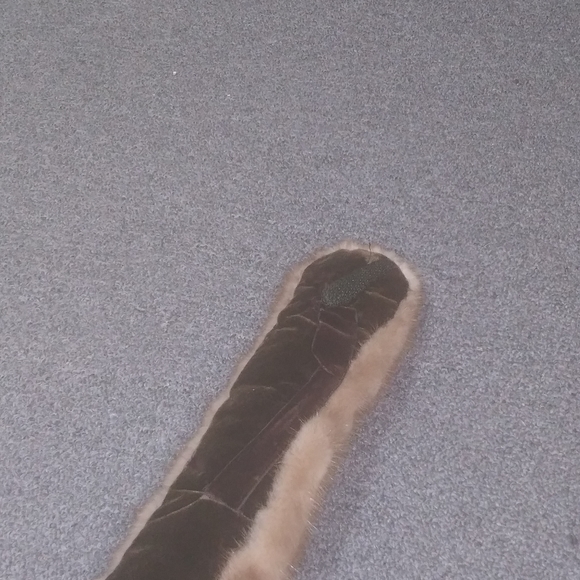 NIB Mink Fur Hat & 2 Fur Scarves - Picture 14 of 16